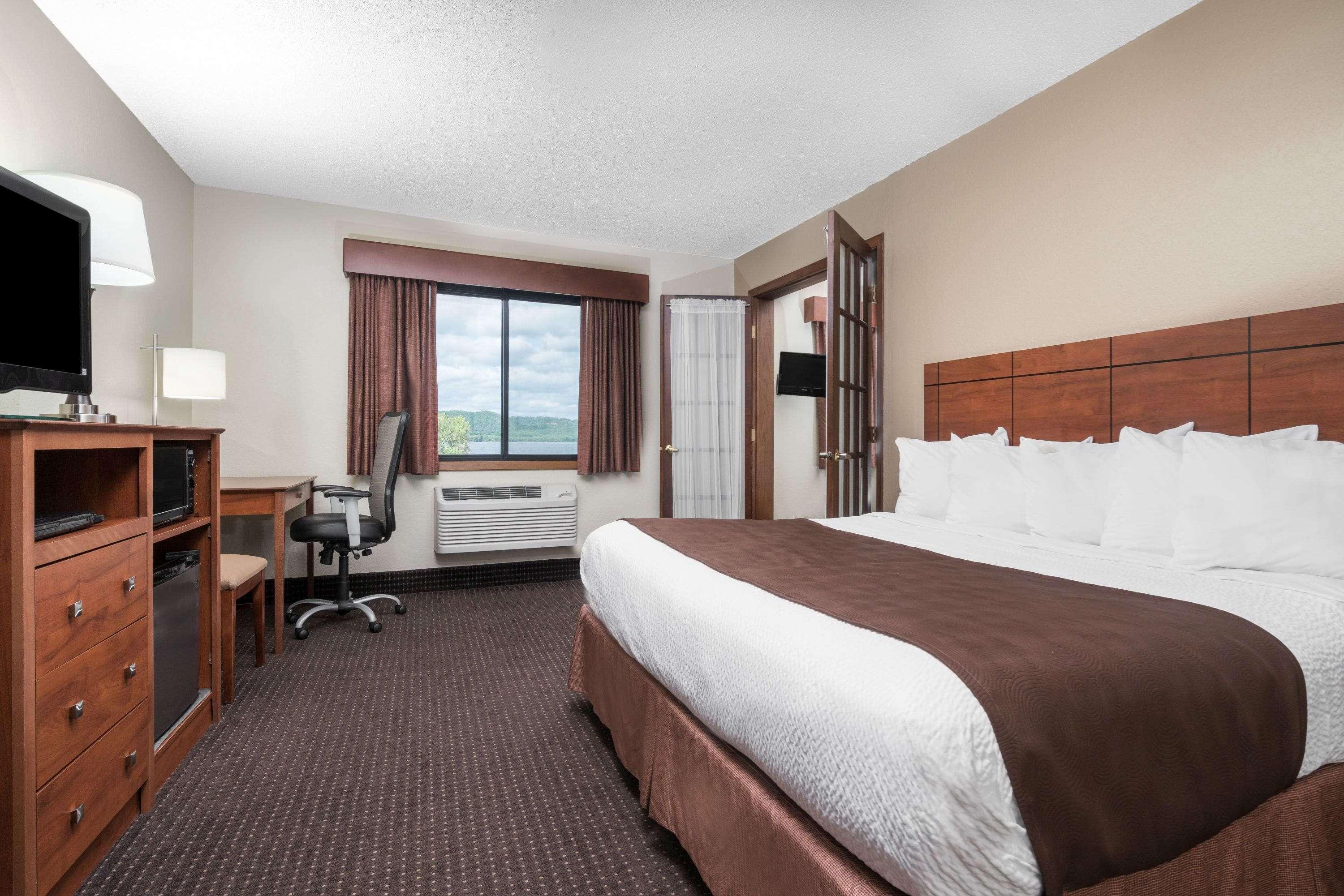Americinn By Wyndham Lake City Kültér fotó